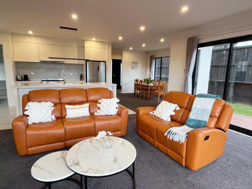 Hamilton Apartment | Riverview Sunset Getaway