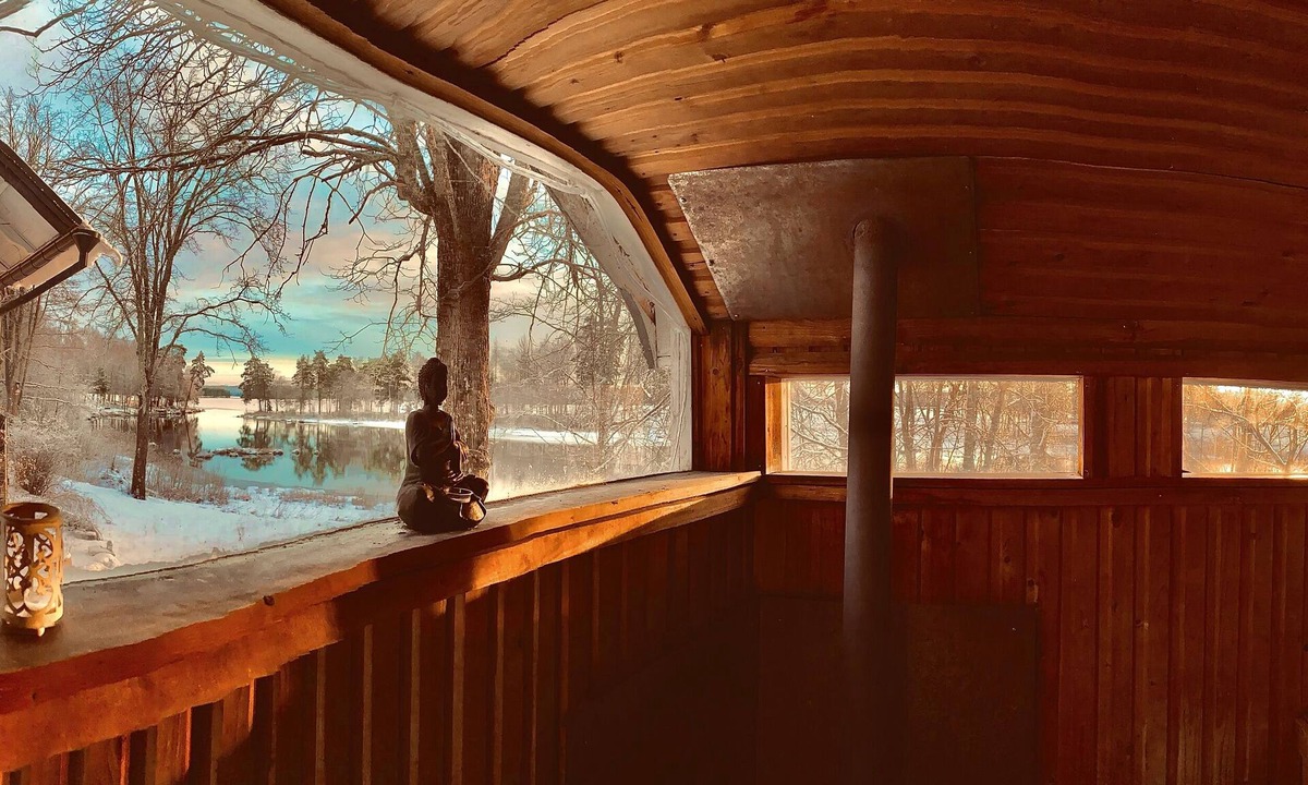 Stjarnsund House | Romantic Spa Villa With Fireplace by the Lake