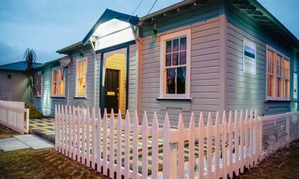 Owhango Apartment | Ruapehu's OWHANGO OLD POST OFFICE 1-3 Bdr West-Wing Apt with Sauna & SpaPool