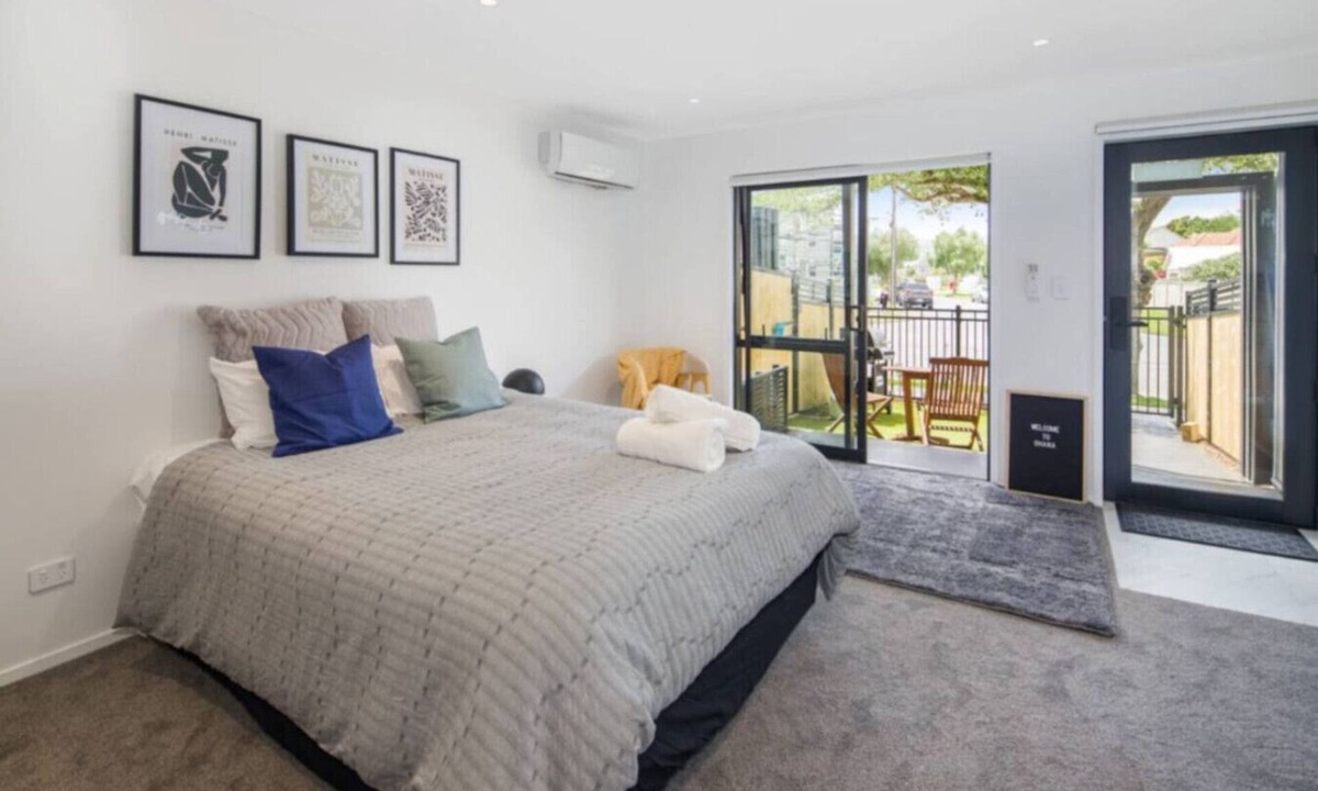 Lower Hutt Apartment | Serene Escape: Studio in Macky Street
