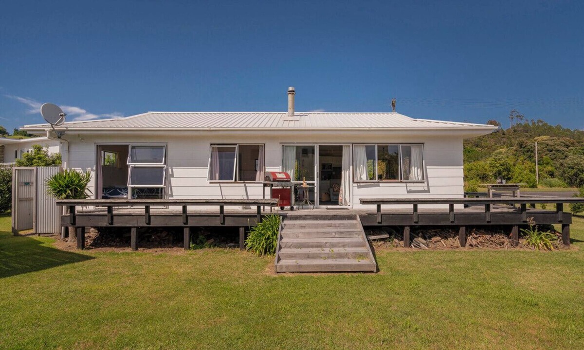 Cooks Beach Cottage | Silver Sands - Cooks Beach Holiday Home