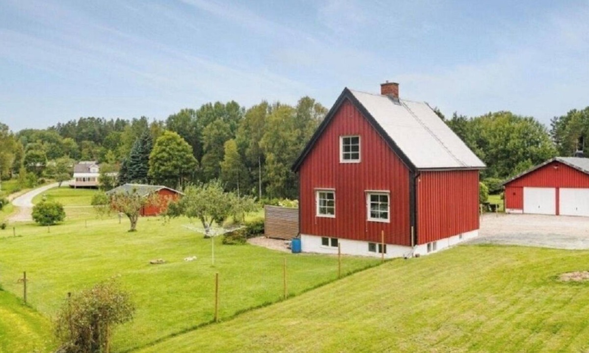 Dals Langed House | Slow down in Dingelvik - enjoy nature, space & tranquillity - Fireplace & pets