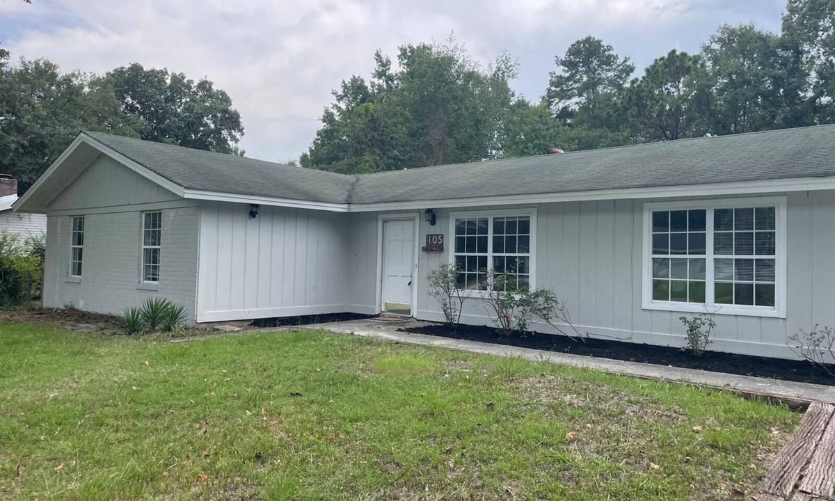 Moncks Corner House | Spacious 4 Bedroom Retreat Near Lake & Charleston