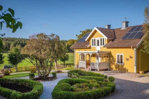 Norrkoping O Villa | Spacious house in rural idyll