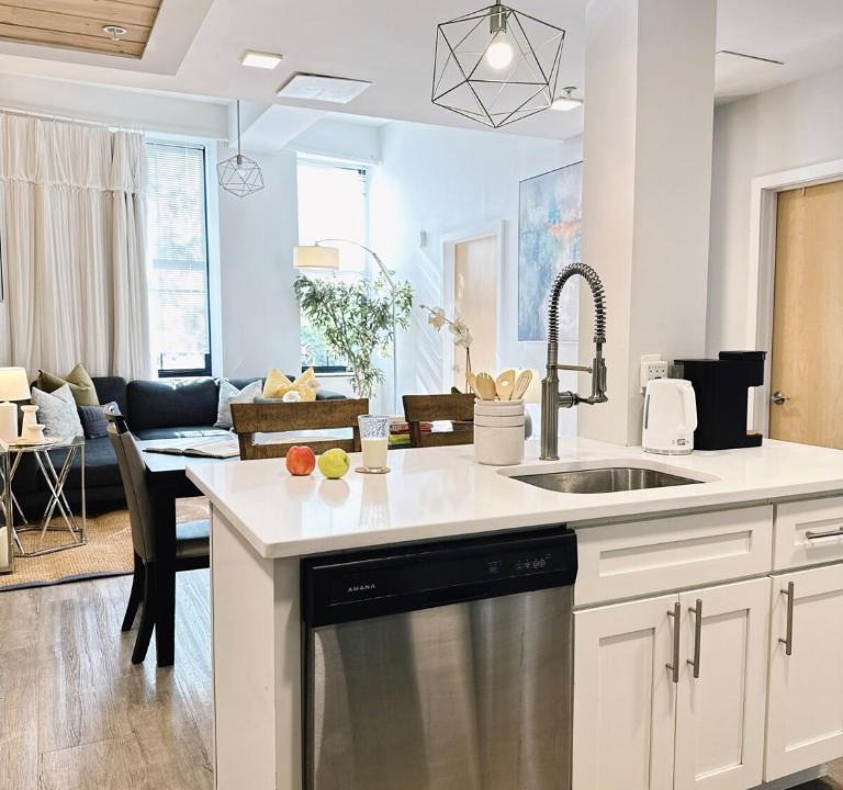 Downtown Apartment | Spacious Three-Bedroom, Sleeps 6, Downtown Providence