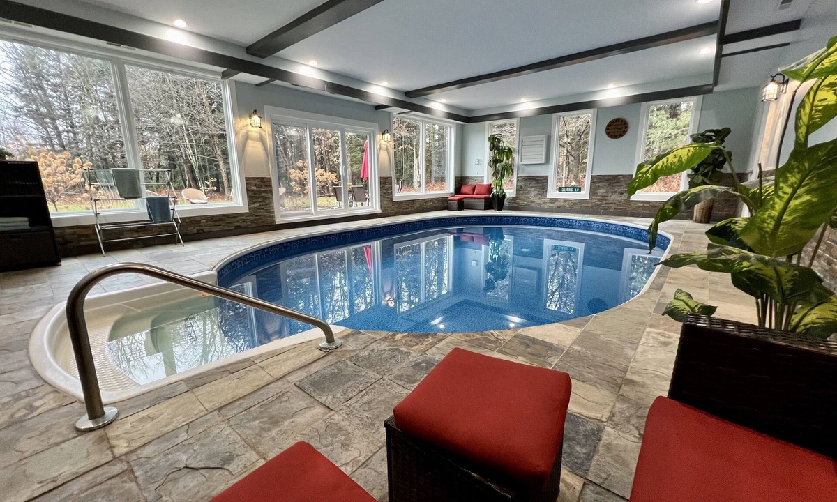 Londonderry House | SPLISH SPLASH! Explore Vermont!