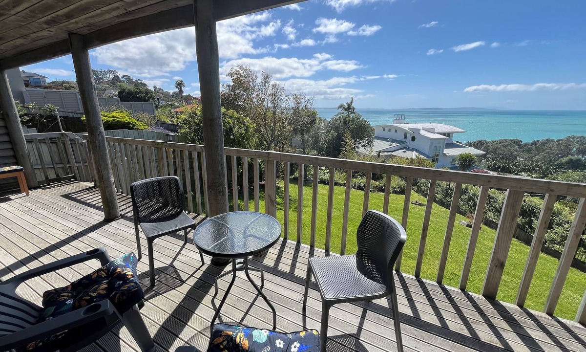 Stanmore Bay House | Stanmore Bay Log Cabin - short walk to beach