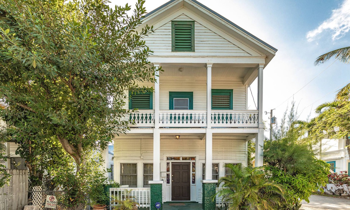 Downtown House | Stone Throw Famous Duval Street Location-No Contact Check-In