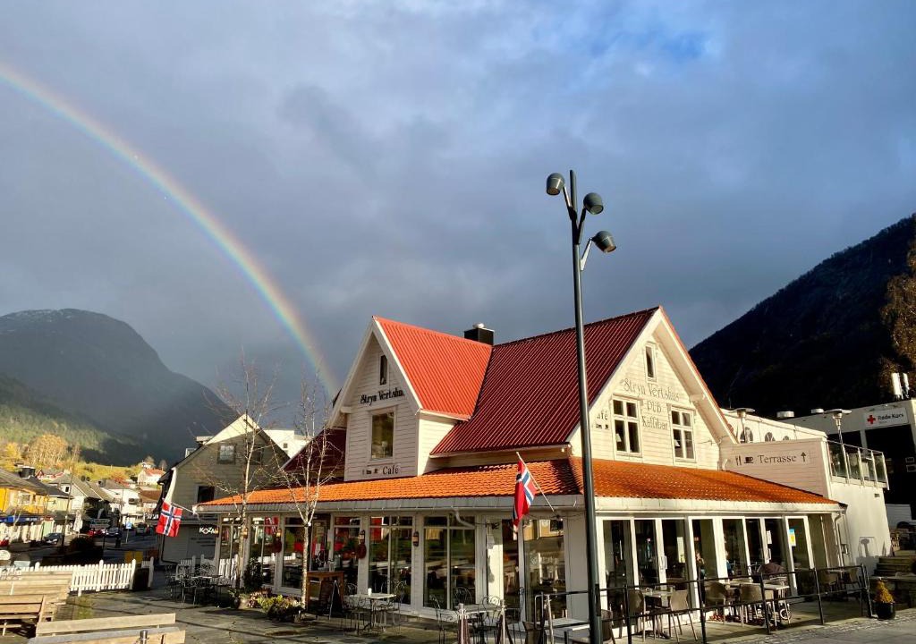 Stryn House | Stryn Kaffebar & Vertshus