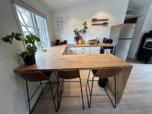 Newstead Apartment | Studio on Oakview