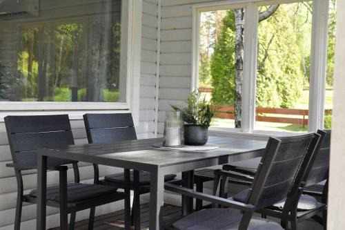 Vimmerby House | Stuga i vassemåla