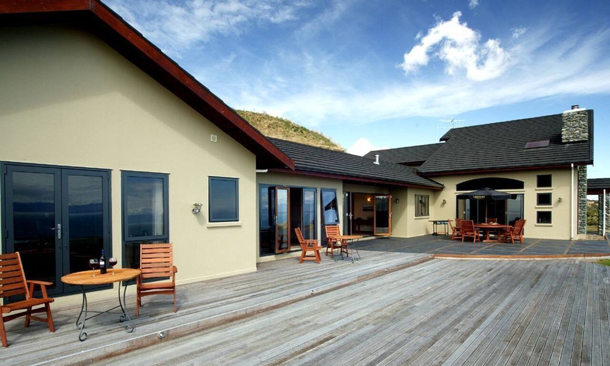 Todds Valley Cabin | Stunning Accommodation Including a Scrumptious Breakfast in Nelson, New Zealand