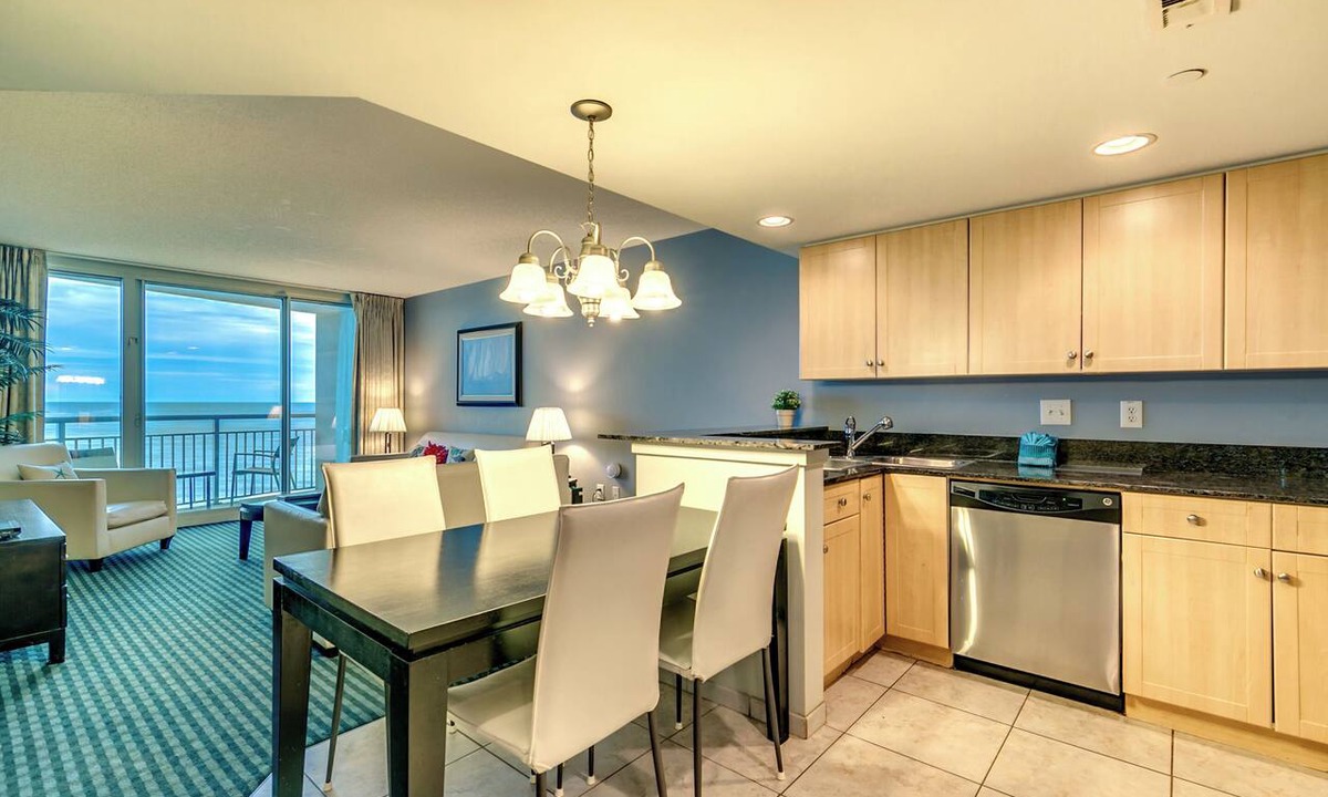 Downtown Myrtle Beach Condo | Stunning Oceanfront King Suite, Downtown MB
