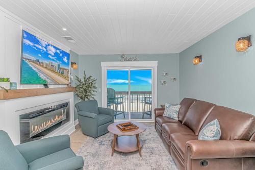 Crescent Beach House | Stylish Updated Oceanfront 2BR Crescent Villas 306