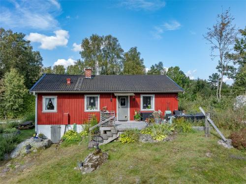 Stillingson House | Swedish Summer Dream House & Cabin, Near Beach