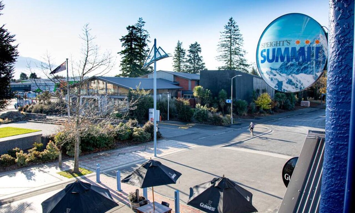 Methven Hotel | The Blue Pub