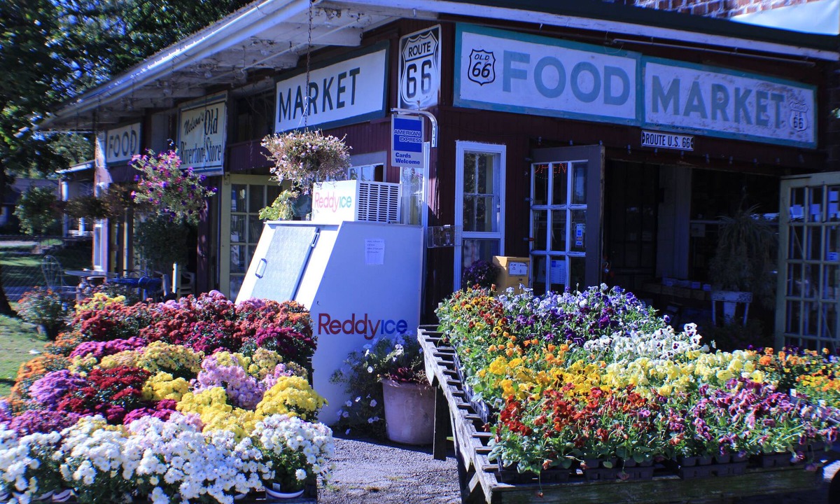 Riverton Apartment | The Old Riverton Post B&B ♦ KS Route 66 ♦ Vintage Charming Family Fun