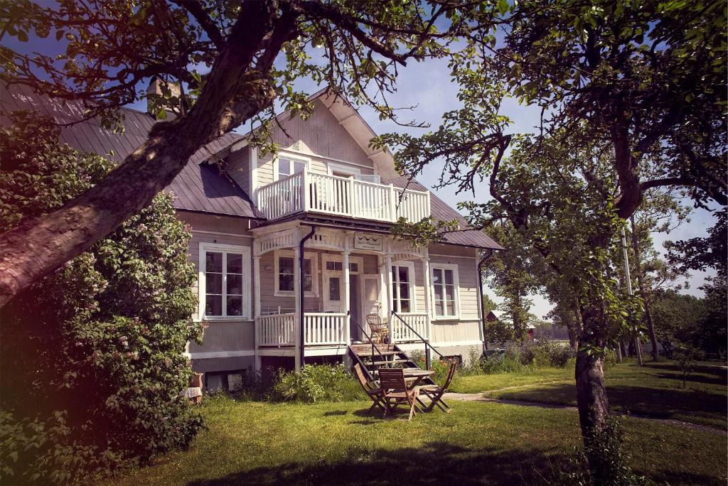 Visby Bed & Breakfast | Three Pheasants Boutique Bed and Breakfast