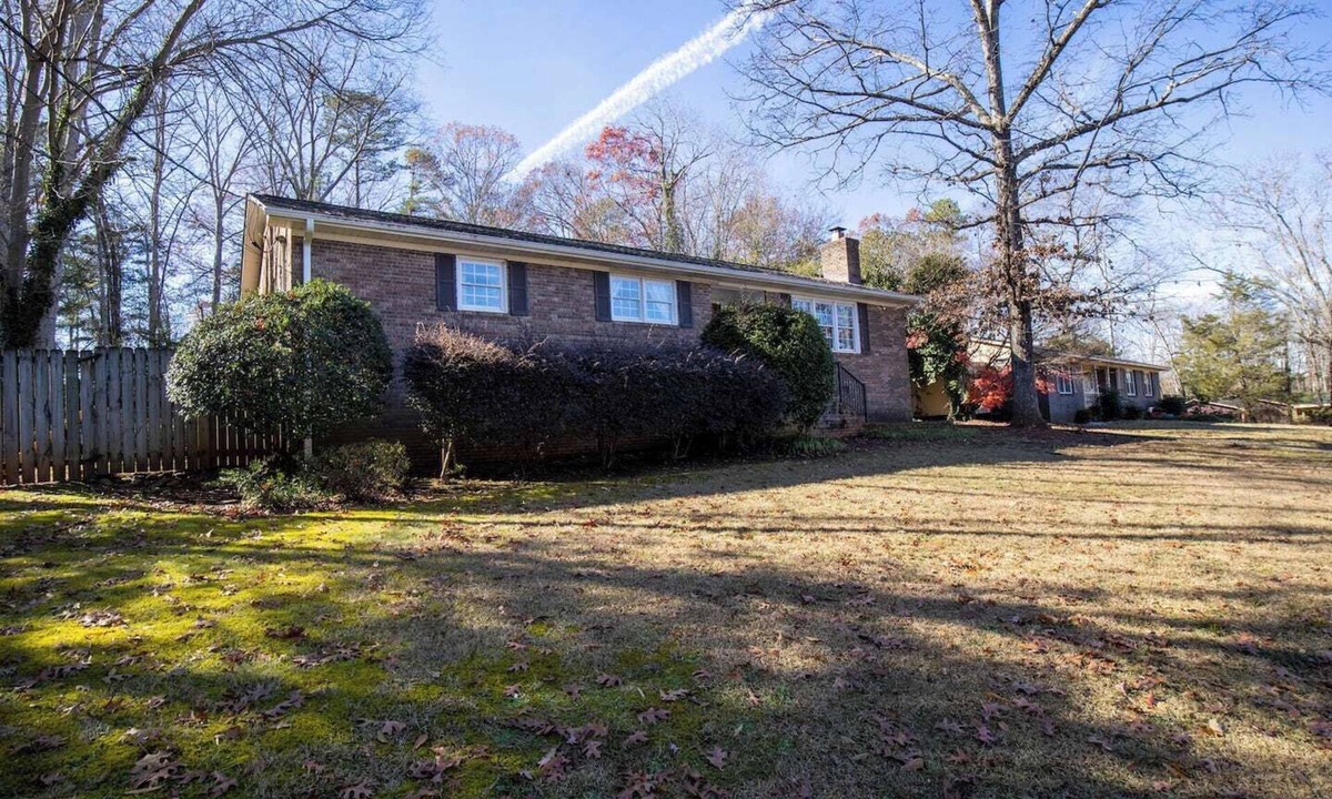 Clemson House | Tiger Walk - 3 Miles from Death Valley!