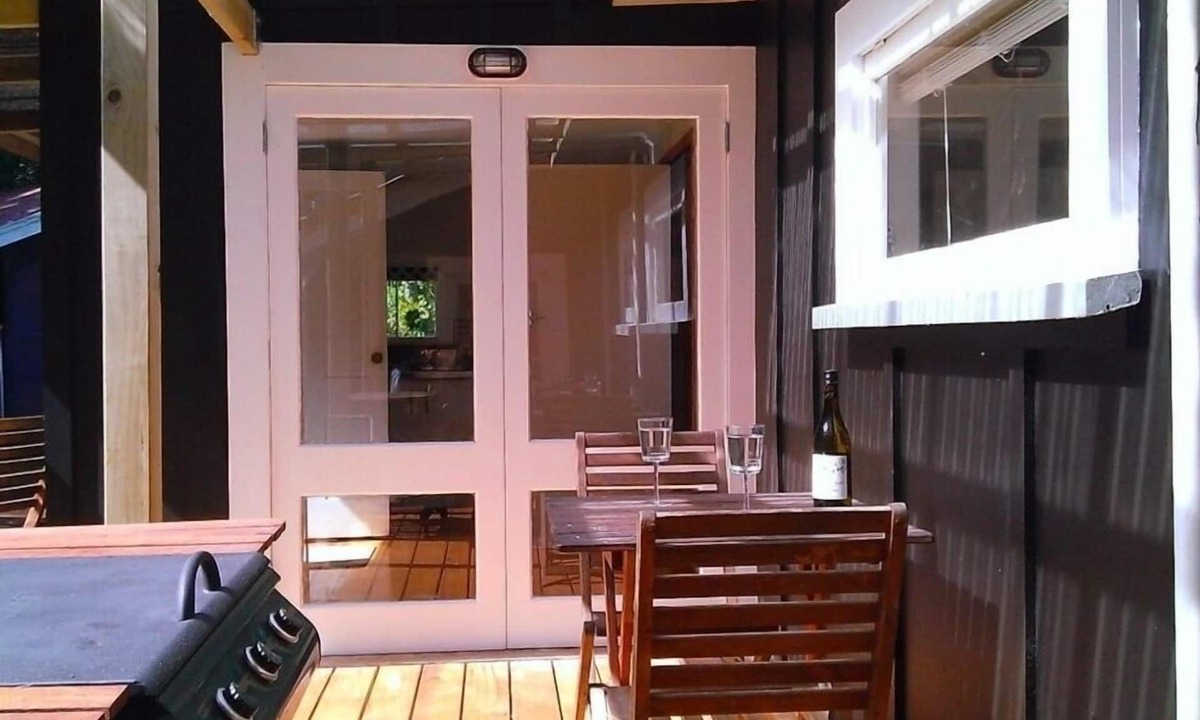 Piha Cottage | Unique Bush Hide