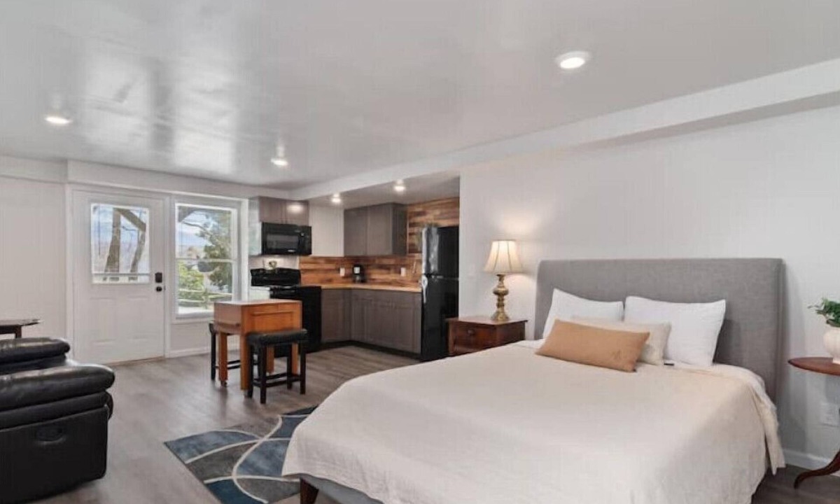 Lake Junaluska Apartment | Updated Studio 3Min Walk to Lake