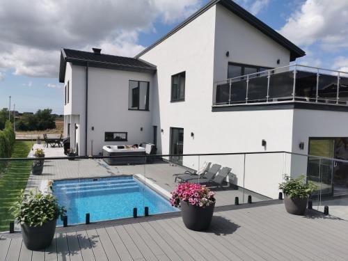 Bara Villa | Villa med pool
