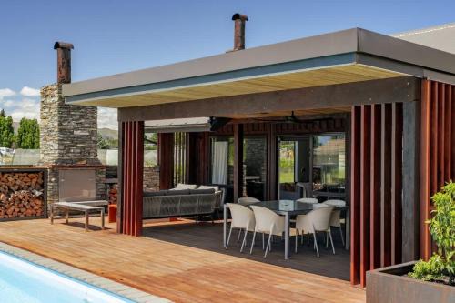 Wanaka House | Wanaka Mountain Oasis - Spa & Pool