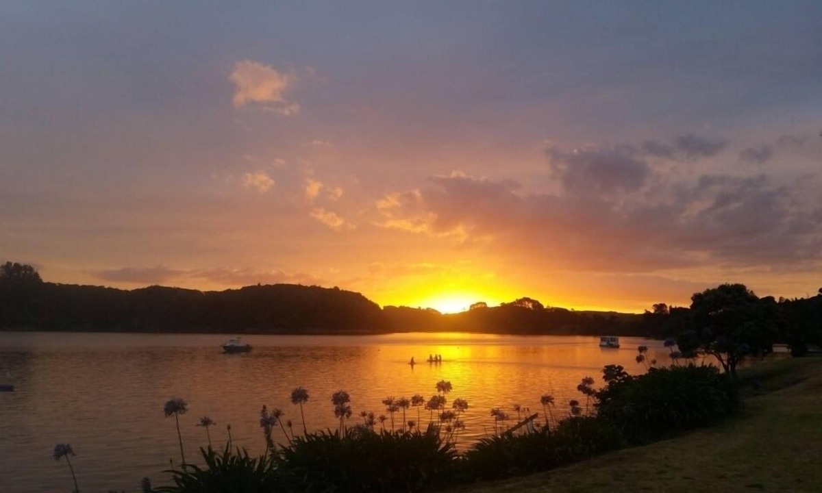 Ngunguru Cottage | Waterfront Cosy Cottage on the beautiful Tutukaka Coast. Sleeps 4. 1 bthrm.