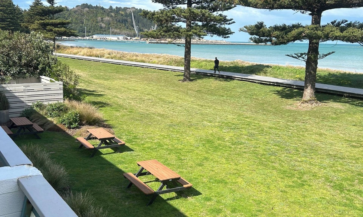 Gisborne Apartment | Whispering Sands Motel
