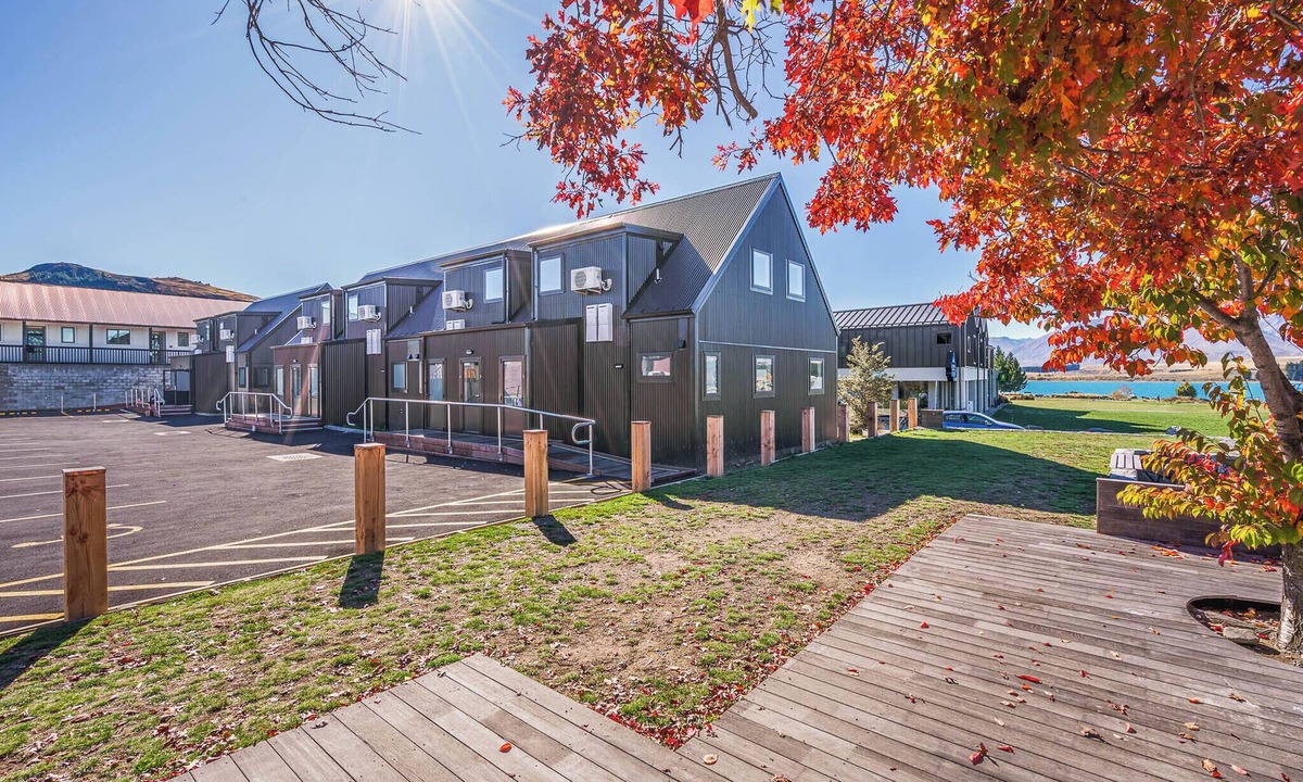 Tekapo Hotel | Woolshed Suites