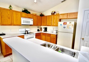 Ref 42. Stunning pool Home with Lake View. Near Disney