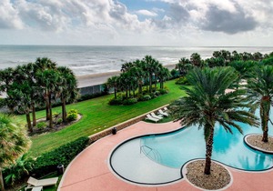 Resort-Style Ocean-Front Condo, with Shared Pool, Hot Tub, Fitness Center & More