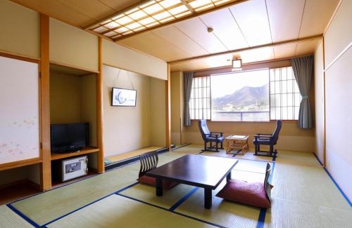 Yudanaka Shibu Onsen Hotel | Hotel Housei