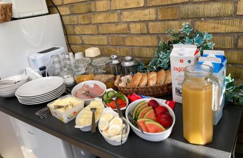 Ockero Bed & Breakfast | Öckerö Bed and Breakfast