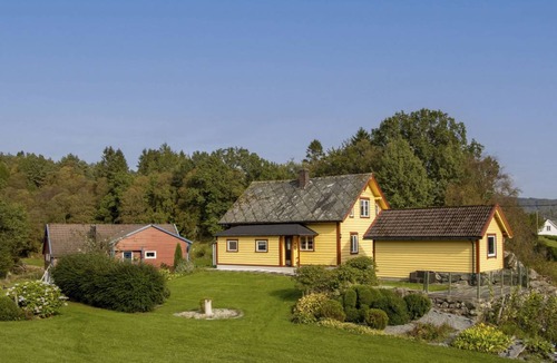 Tysnes Other | 100 m² Accommodation ∙ 2 bedrooms ∙ 5 guests