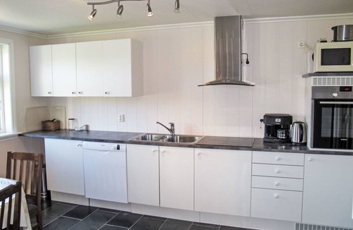 Tysnes Apartment | 110 m² Apartment ∙ 3 bedrooms ∙ 6 guests