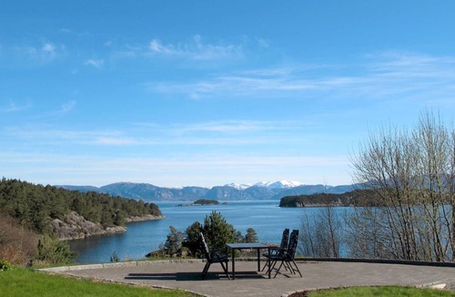 Tysnes Apartment | 110 m² Apartment ∙ 3 bedrooms ∙ 6 guests