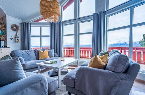 Tysnes House | 145 m² House ∙ 4 bedrooms ∙ 8 guests