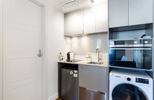 Te Aro Apartment | 1BR Studio in Te Aro - City Lookout