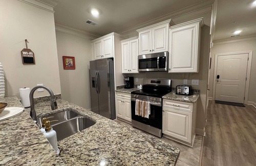 Murrells Inlet Condo | 1st fl, 3-bed condo, mins from beach, Marshwalk, and golf!