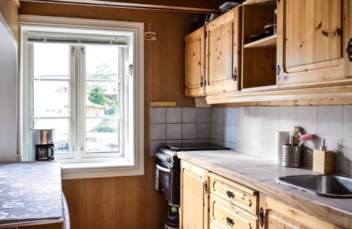 Vallavik House | 2 bedroom beach front home in Vallavik