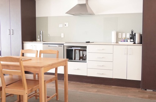 Paihia Apartment | 2 Bedroom Beach Frontage Apartment