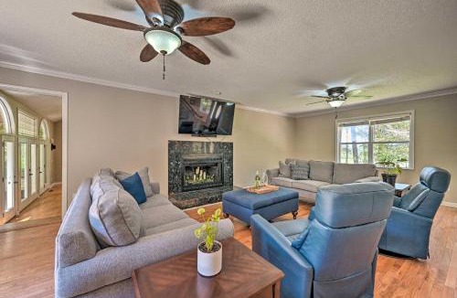 Clemson Villa | 2 Mi to Clemson: Central Villa w/Deck, Near Lakes