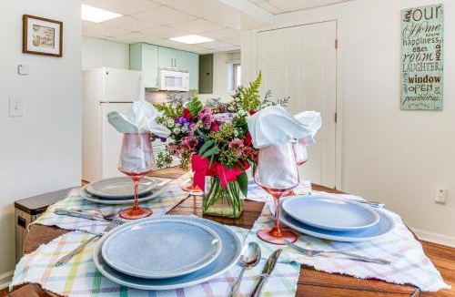 Toccoa Apartment | 2 Mi to Toccoa Falls: Cozy Getaway w/Yard!