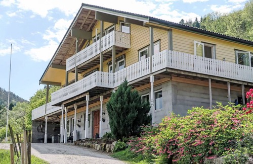 Tysnes Other | 275 m² Accommodation ∙ 5 bedrooms ∙ 10 guests
