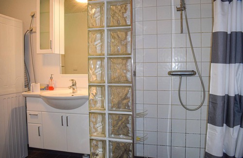 Ryd House | 3 bedroom accommodation in Ryd