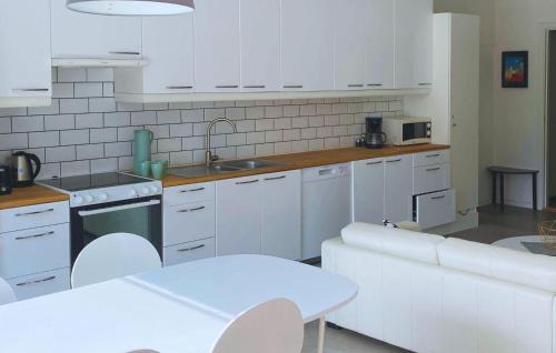 Karbole House | 3 Bedroom Awesome Home In Kårböle