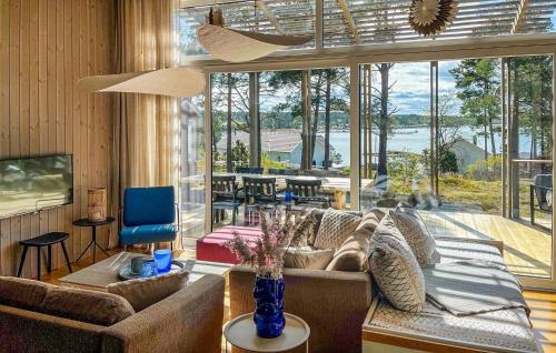 Norrkoping O House | 3 Bedroom Awesome Home In Vikbolandet