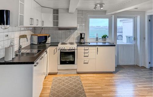 Hammenhog House | 3 Bedroom Cozy Home In Hammenhög