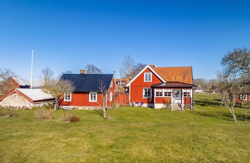 Hagaby House | 4 bedroom accommodation in Löttorp